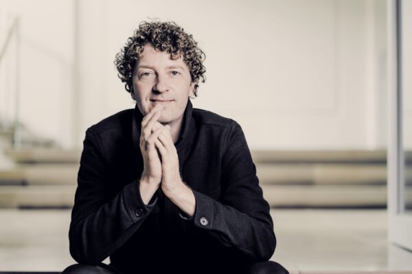 Jörg Halubek Dirigent
Photo: Marco Borggreve